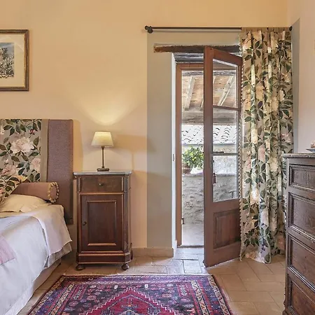 Castello Di Sleeps 27 Pool Air Con *