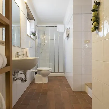 Villa Castello Di Sleeps 27 Pool Air Con