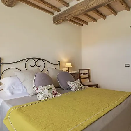 Castello Di Sleeps 27 Pool Air Con *