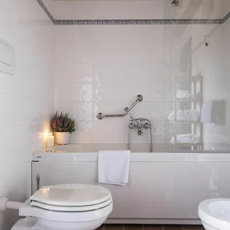 Castello Di Sleeps 27 Pool Air Con Villa