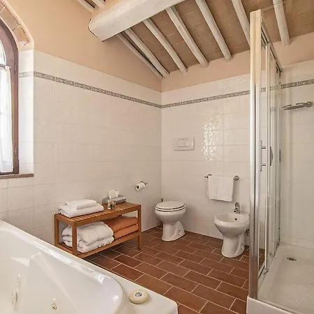 Castello Di Sleeps 27 Pool Air Con *